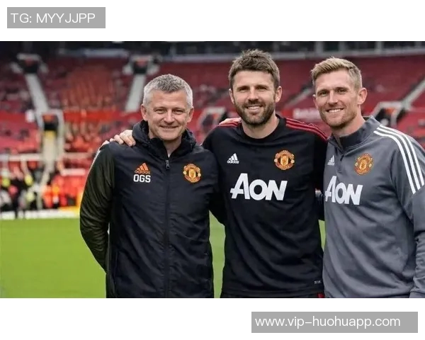 曼联与卡里克会面讨论临时教练事宜同时与索帅进行沟通 曼联与卡里克会面讨论临时教练事宜同时与索帅进行沟通